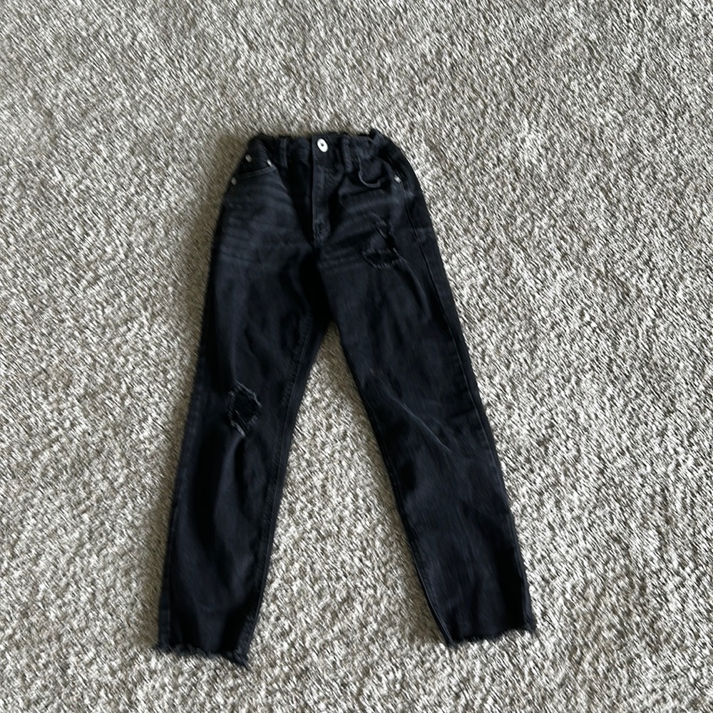 girls Mom Jeans.
